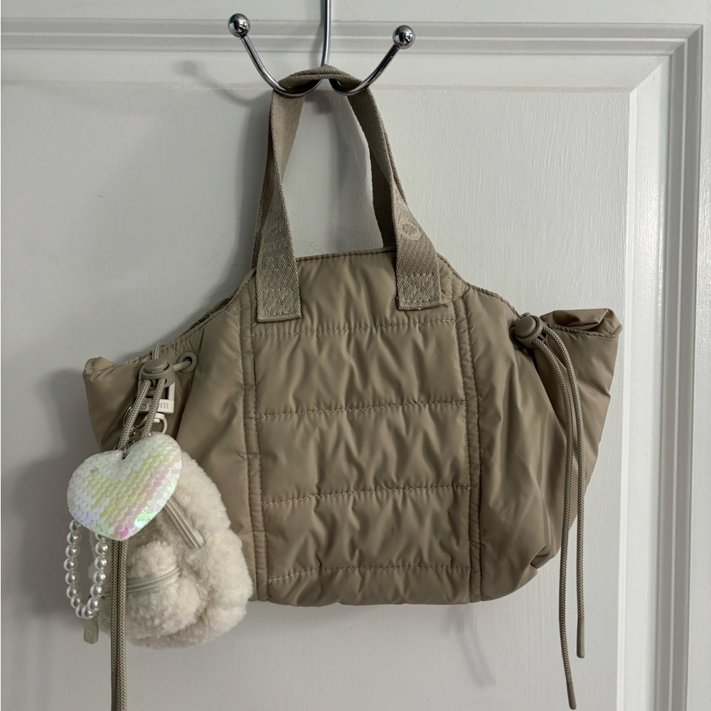 Aerie Offline Beige Tote with Heart, Pearl and Victoria’s Secret backpack Charms